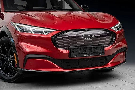 Ford Mustang Mach-E 2023 photo 2