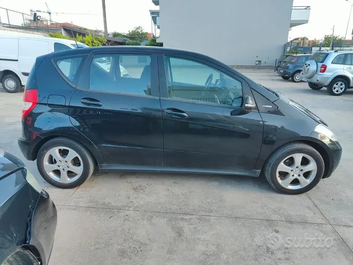 Mercedes-Benz A-Class 2010 photo 4