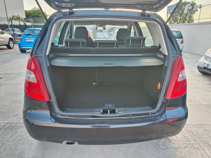 Mercedes-Benz A-Class 2010 photo 5