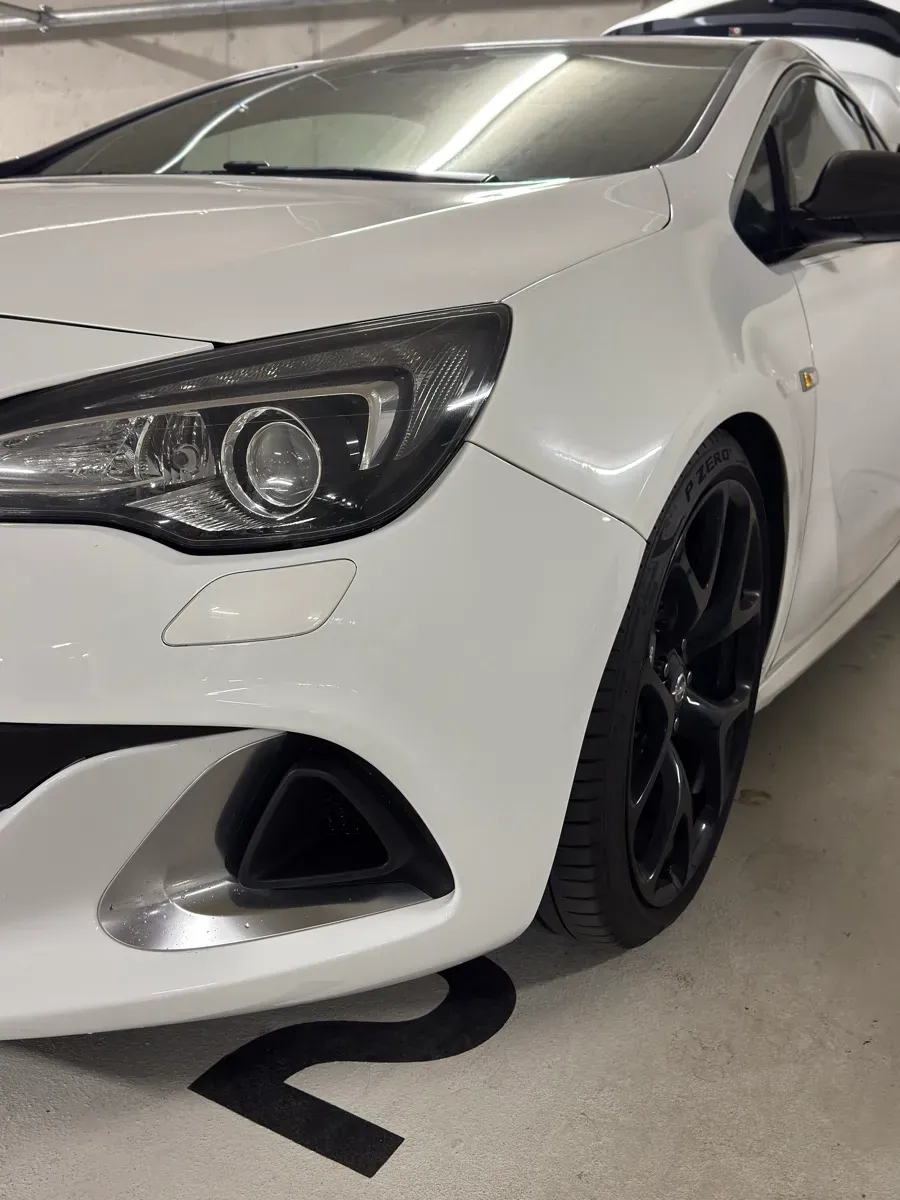 Opel Astra 2013 photo 2