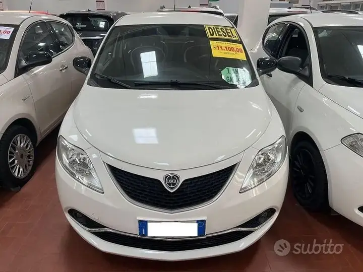 Lancia Ypsilon