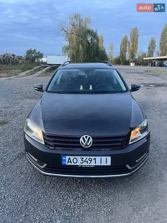 Volkswagen Passat 2011 photo 4