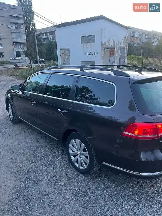 Volkswagen Passat 2011 photo 3