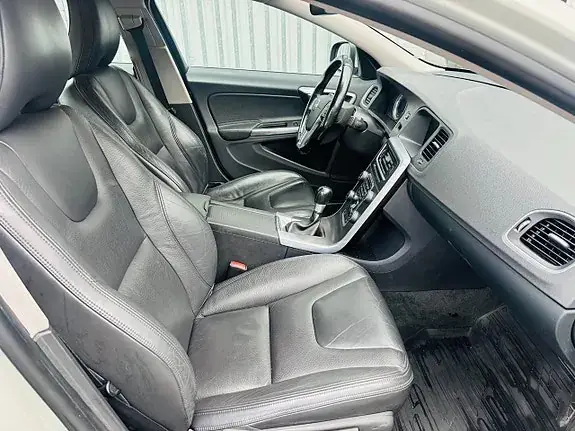 Volvo S60 2011 photo 5