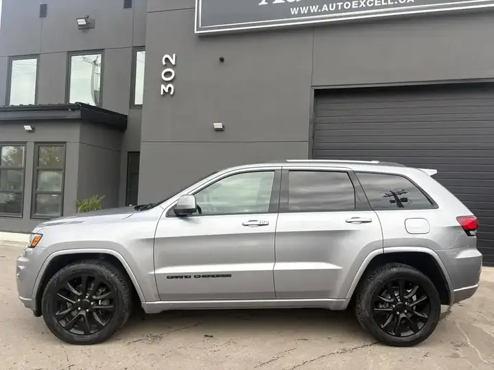 Jeep Grand Cherokee 2021 photo 2