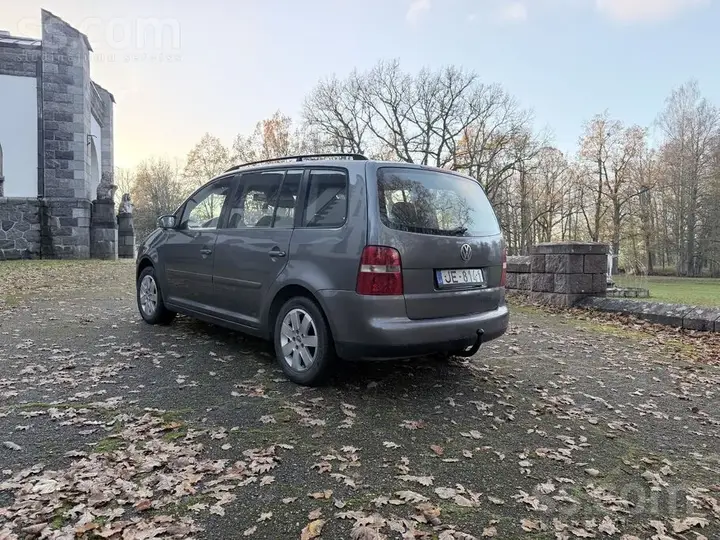 Volkswagen Touran 2005 photo 4