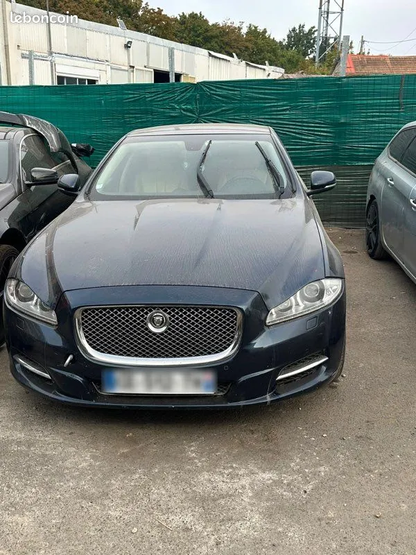 Jaguar Xj