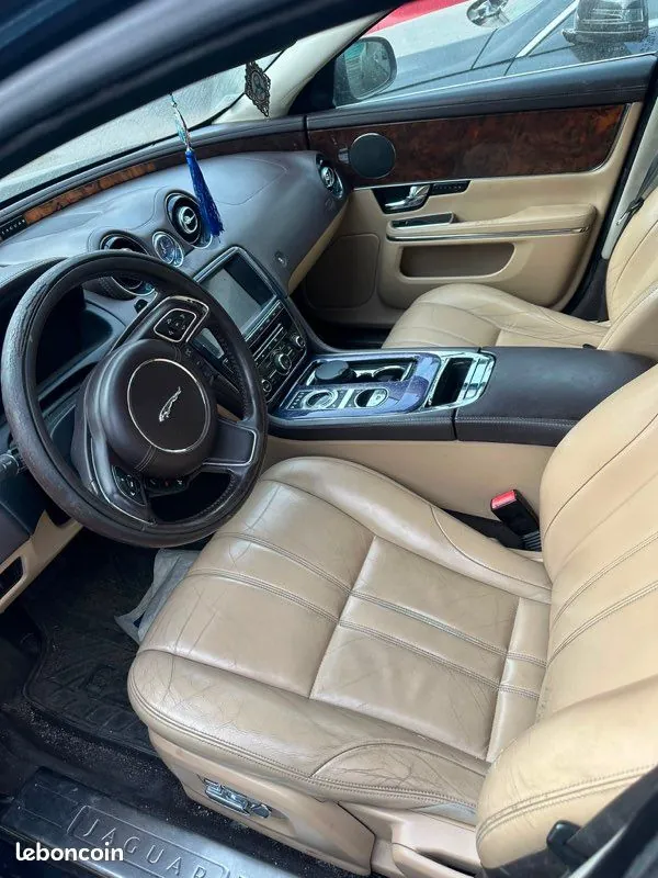Jaguar Xj 2012 photo 3