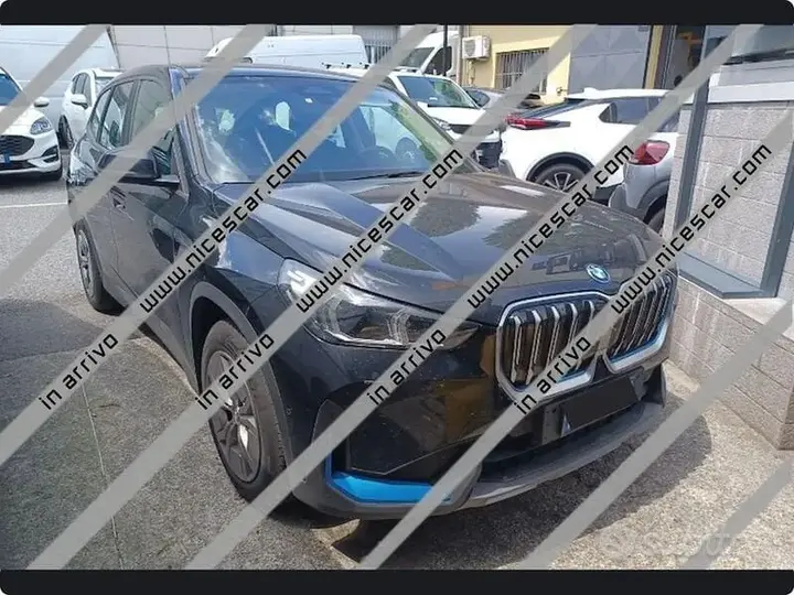 BMW Ix1