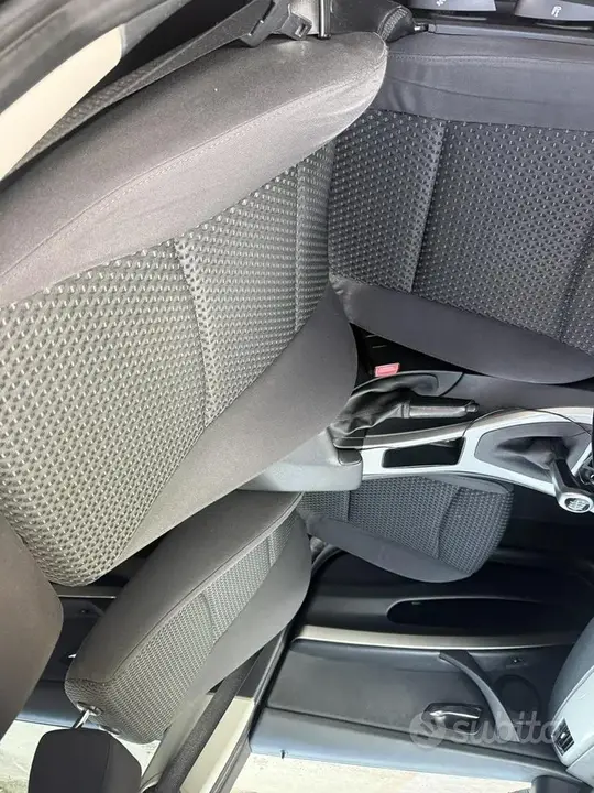 BMW 320D 2011 photo 4