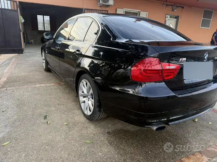 BMW 320D 2011 photo 3