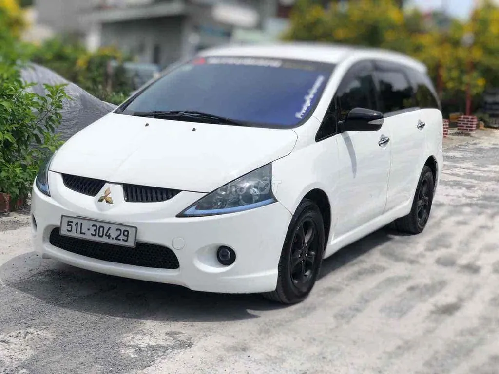 Mitsubishi Grandis 2006 photo 3