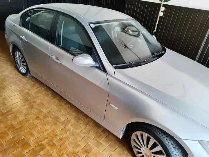 BMW 3 Series 2005 photo 2