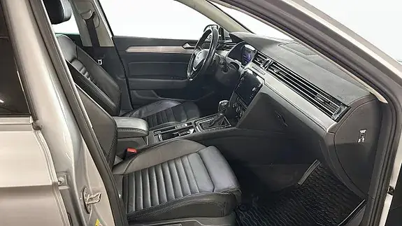 Volkswagen Passat 2018 photo 3