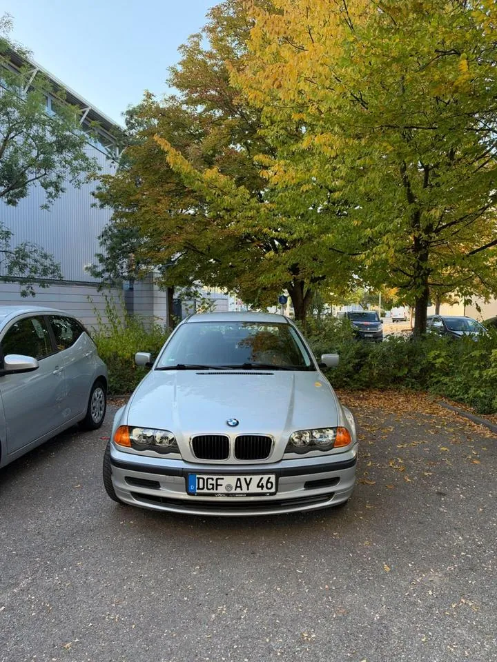 BMW 318I