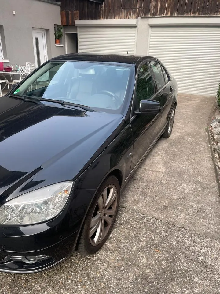 Mercedes-Benz C180