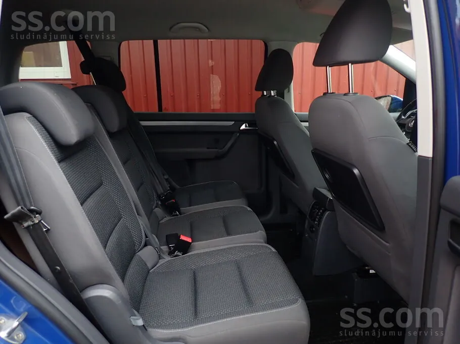 Volkswagen Touran 2011 photo 5