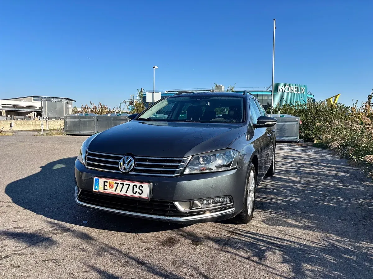 Volkswagen Passat 2012 photo 2