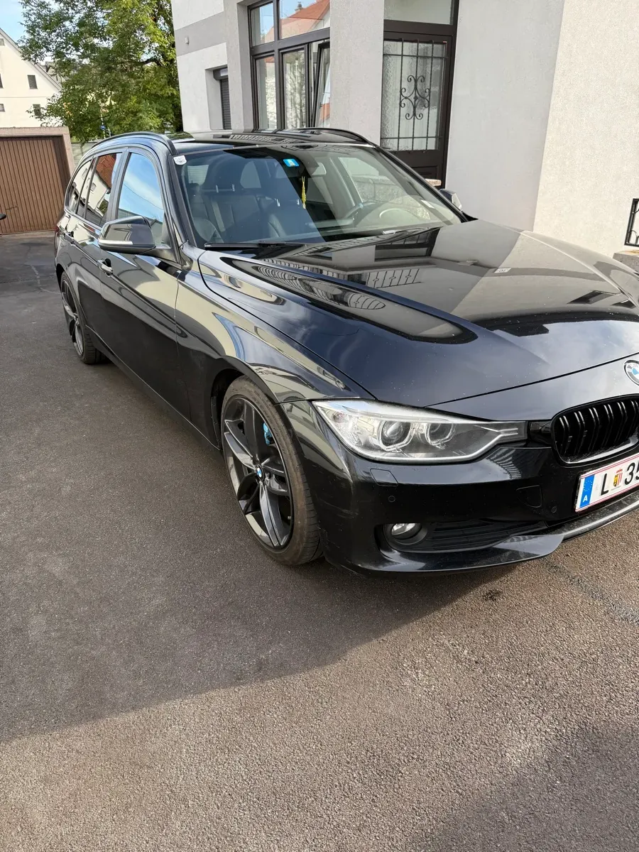 BMW 3 Series 2012 photo 2
