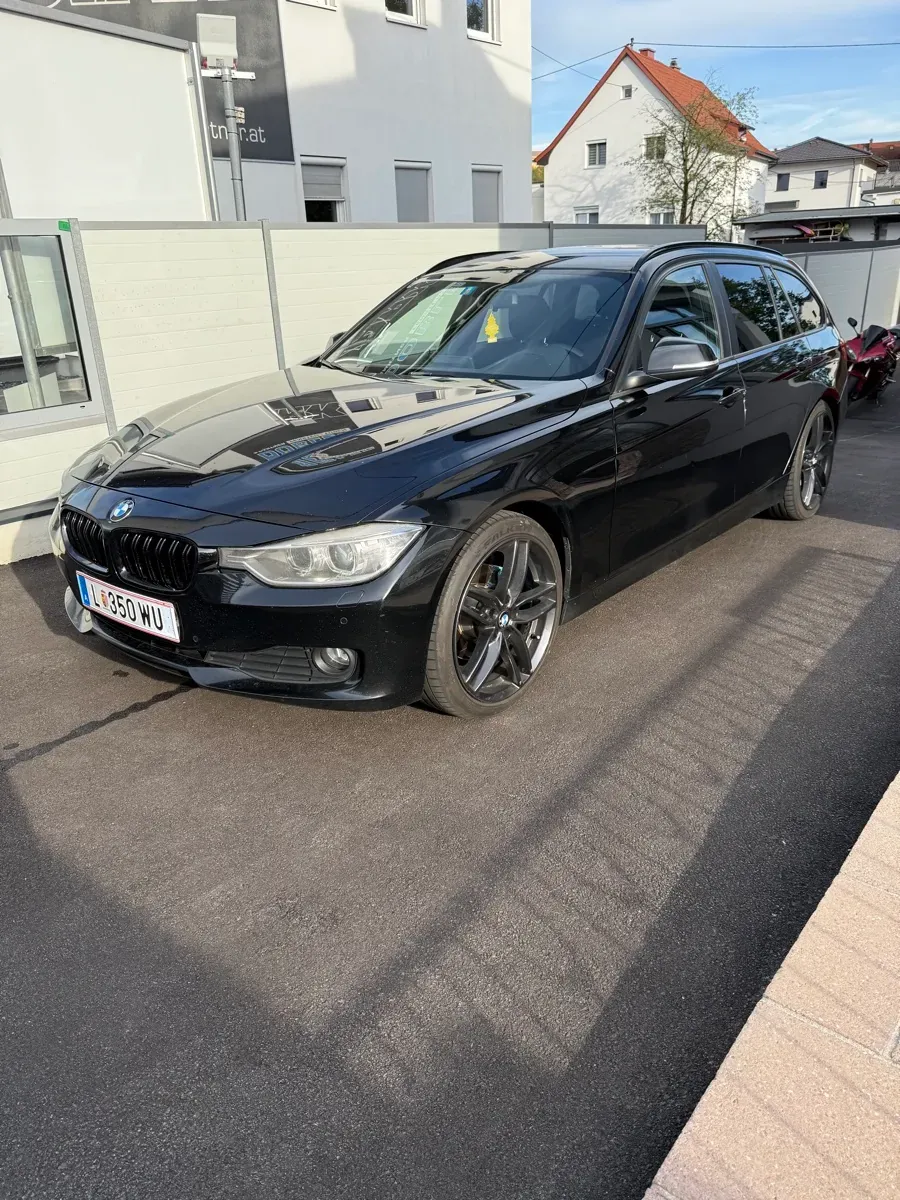BMW 3 Series 2012 photo 3
