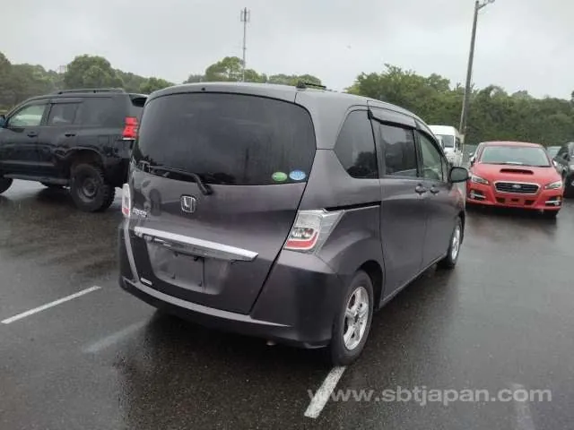 Honda Freed G 2014 photo 4