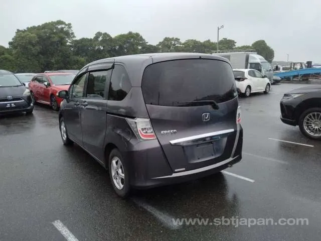 Honda Freed G 2014 photo 3