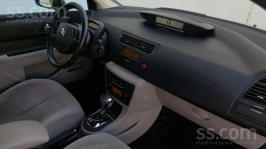 Citroen C4 2008 photo 3