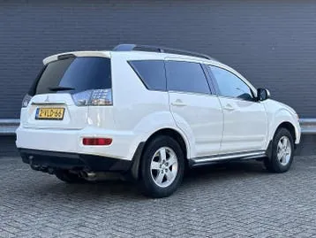 Mitsubishi Outlander 2011 photo 2