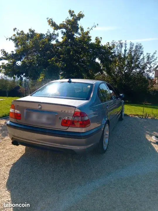 BMW Série 3 2004 photo 2