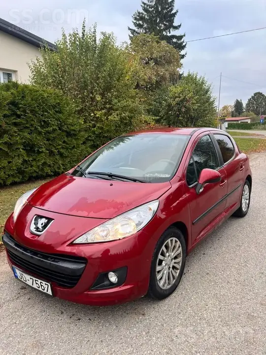 Peugeot 207 2010 photo 3