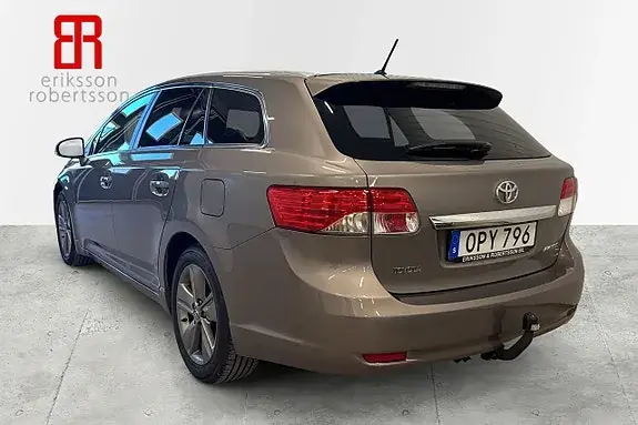 Toyota Avensis 2014 photo 3