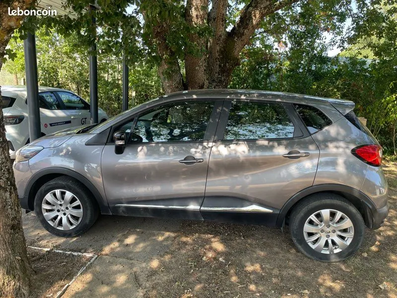 Renault Captur 2017 photo 2