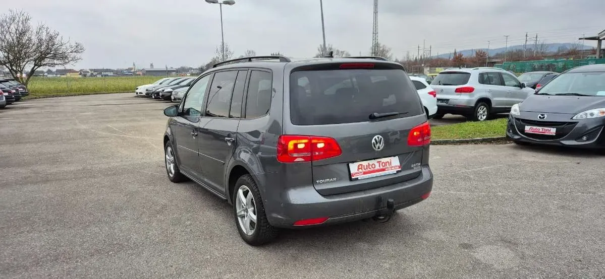 Volkswagen Touran 2013 photo 3