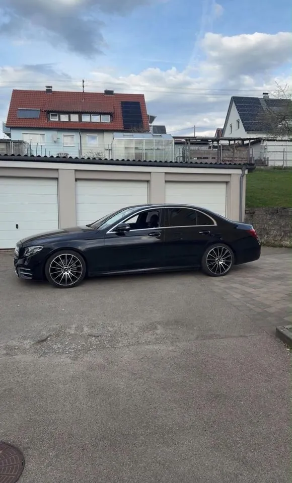 Mercedes-Benz E220D