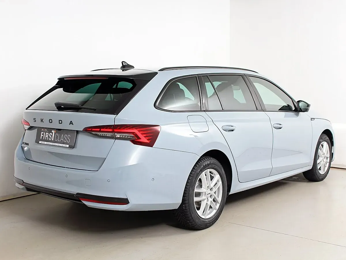 Skoda Octavia 2025 photo 2