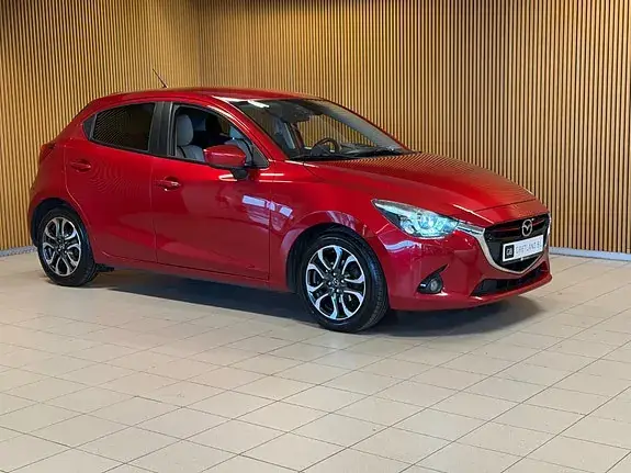 Mazda 2 2015 photo 2