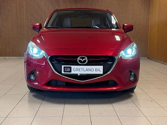 Mazda 2 2015 photo 4