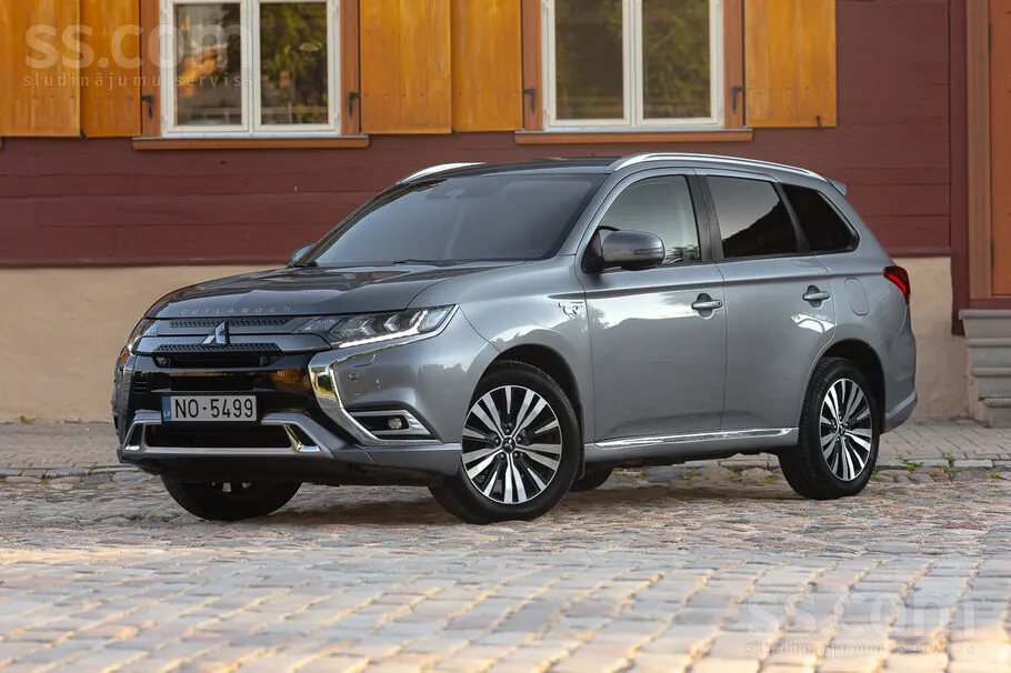 Mitsubishi Outlander 2019 photo 2