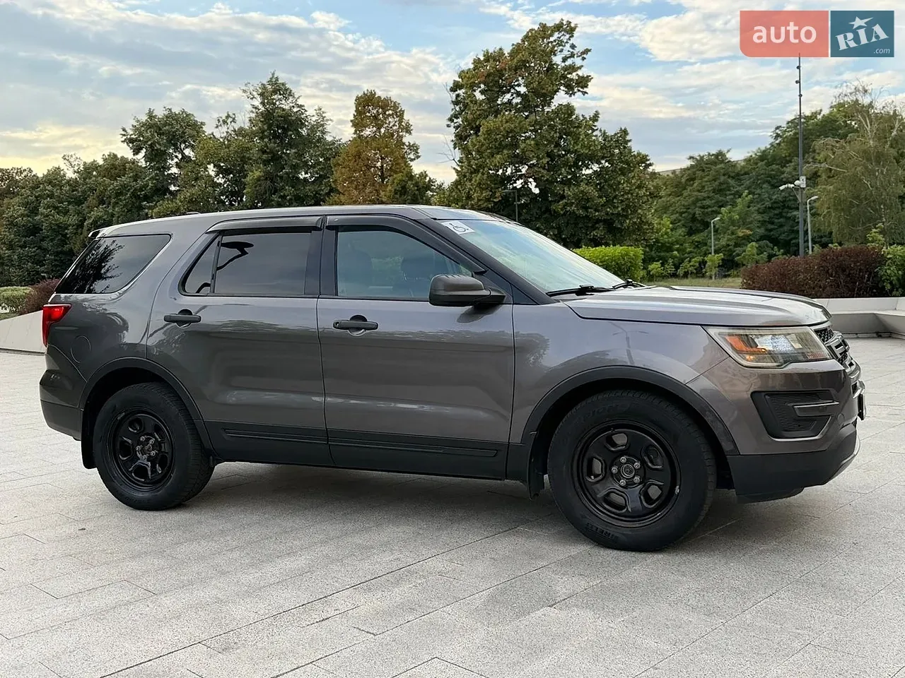 Ford Explorer 2016 photo 4