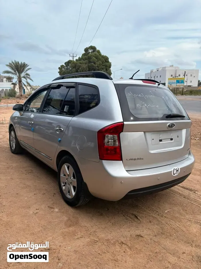 Kia Carens 2008 photo 4