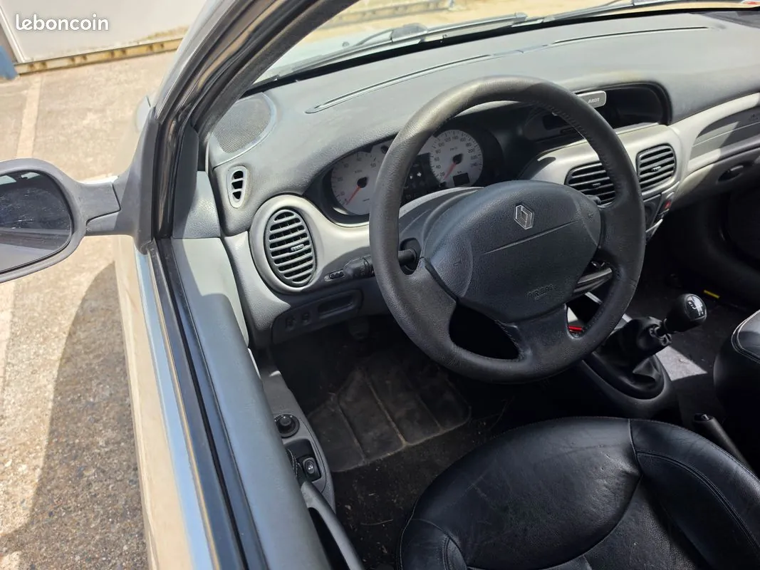 Renault Megane 2001 photo 3