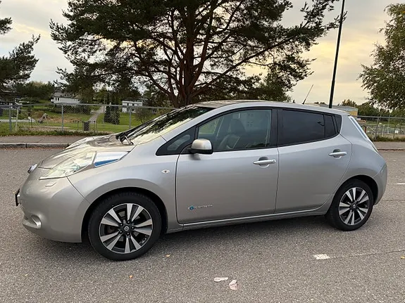 Nissan Leaf 2017 photo 2