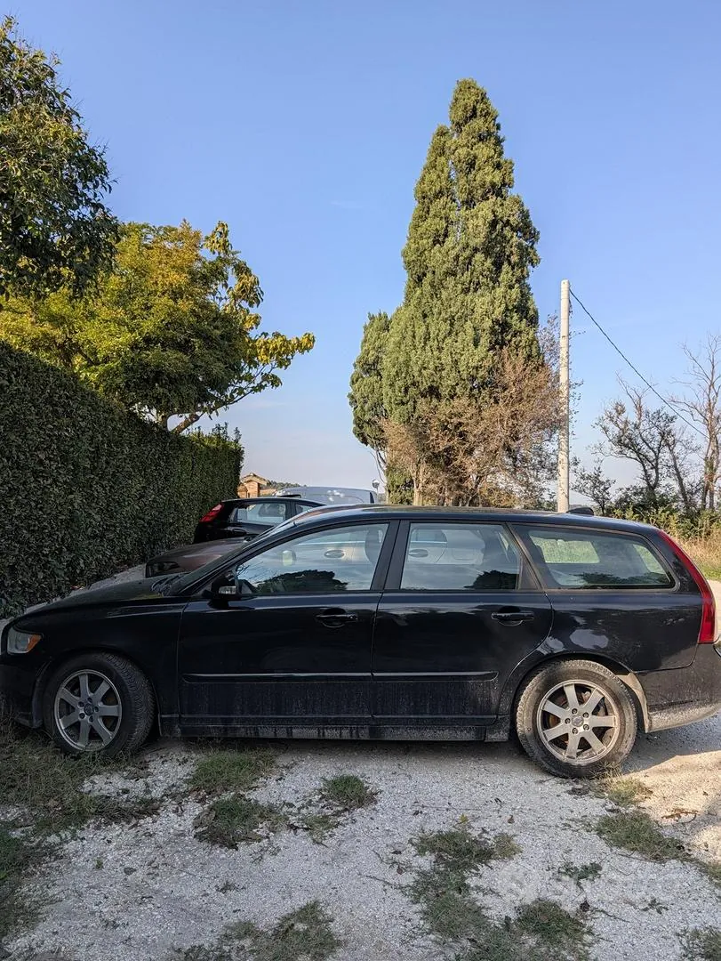 Volvo V50 2010 photo 2