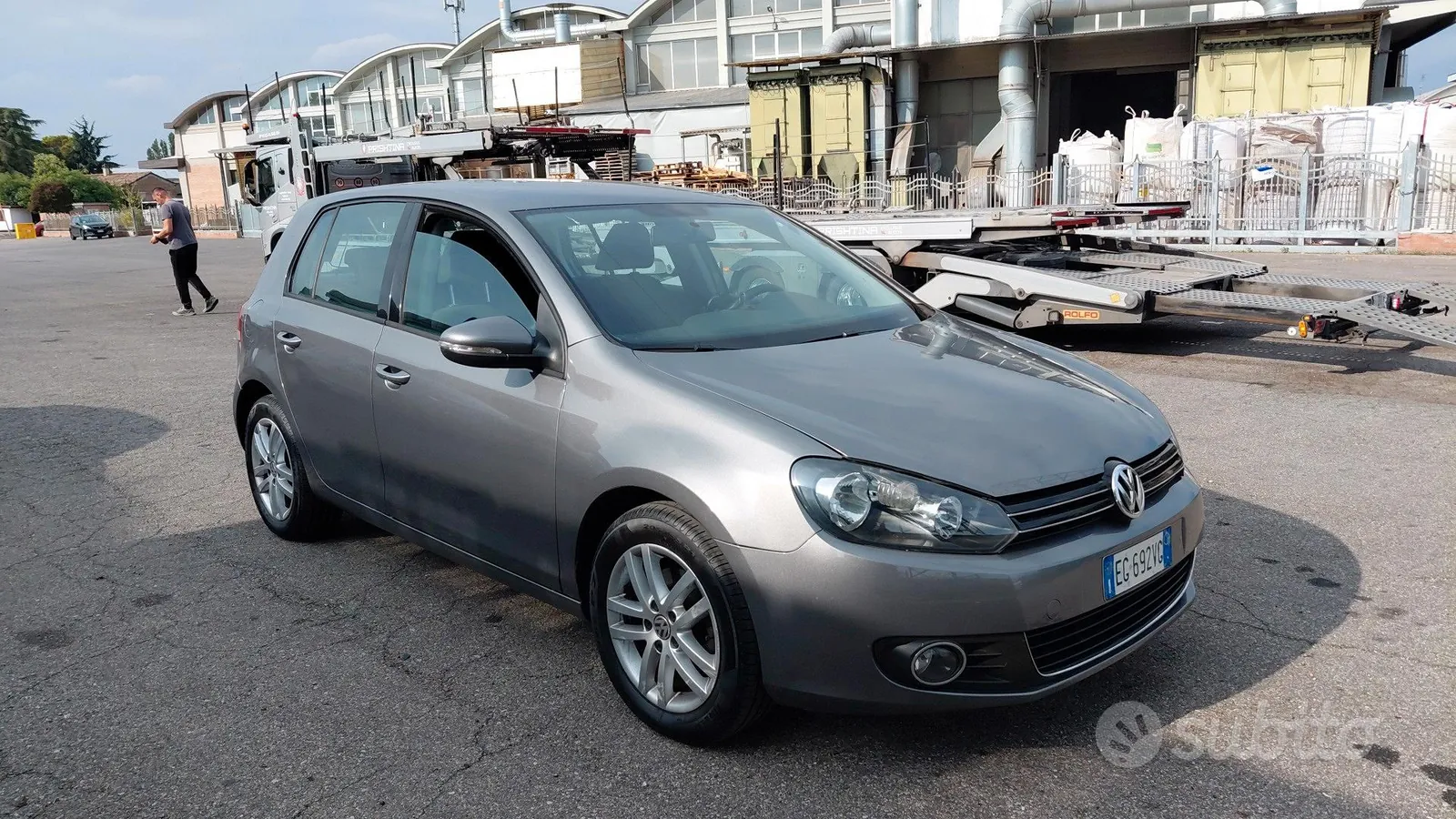 Volkswagen Golf 2011 photo 2