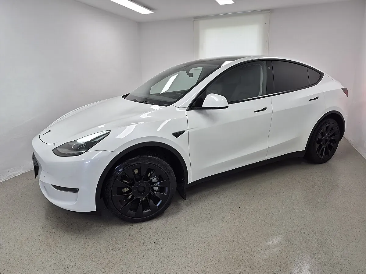 Tesla Model Y 2024 photo 3