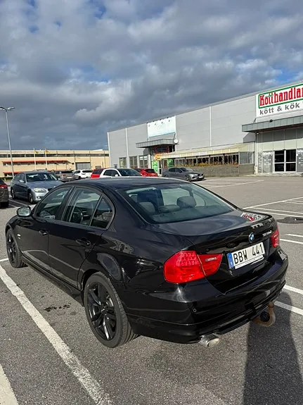 BMW 320D 2011 photo 4