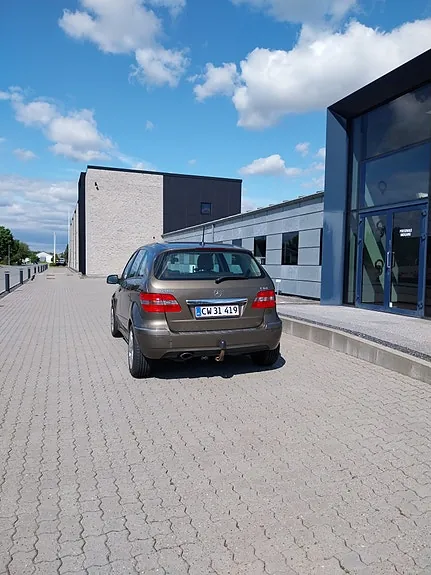 Mercedes-Benz B180 2010 photo 3