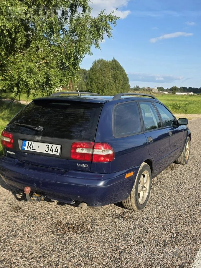 Volvo V40 2003 photo 2
