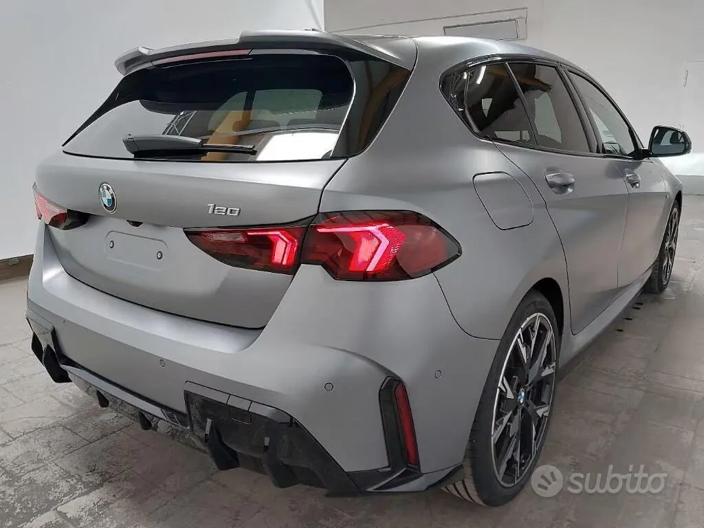 BMW 1 Series 2025 photo 4