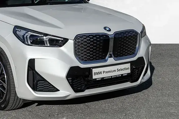 BMW Ix1 2025 photo 2